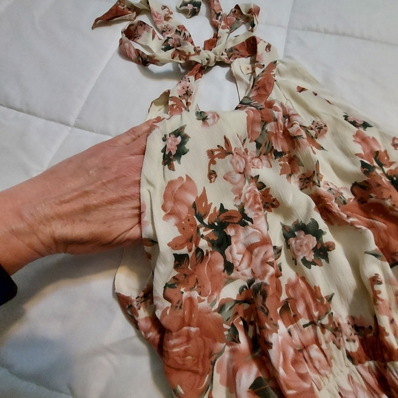 Dress - Picture 5 of 7